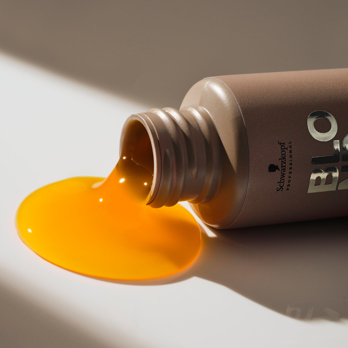 Nuanceur Glow Toner Blond Me Schwarzkopf 60 ML